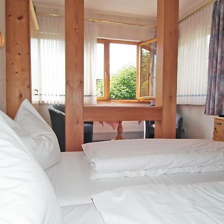 Gasthaus & Hotel Zur Linde Friedrichroda Quarto foto