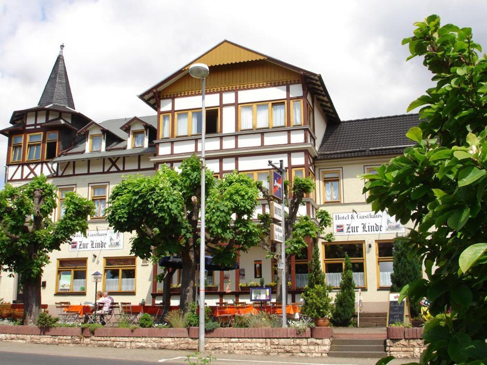 Gasthaus & Hotel Zur Linde Friedrichroda Exterior foto